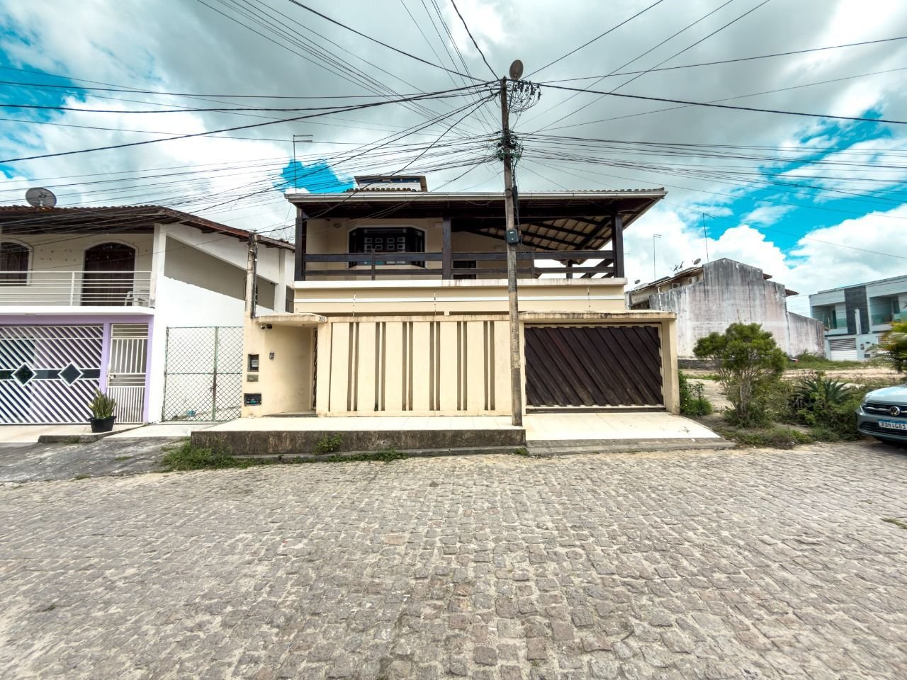 Casa Duplex com 3 Suítes com 265 m²